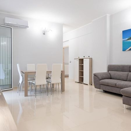 Modern Flat 250 Mt From The Sea - Albissola Marina Leilighet Eksteriør bilde